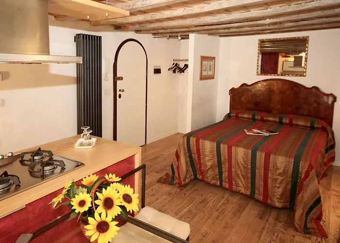 鲜花广场精品酒店 酒店 3*