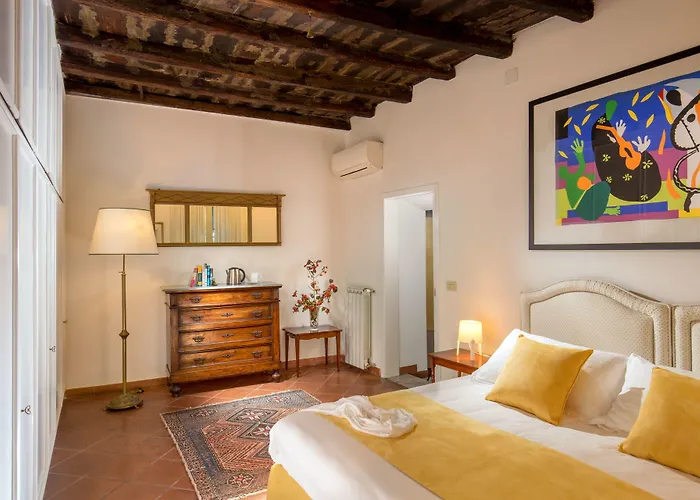 鲜花广场精品酒店