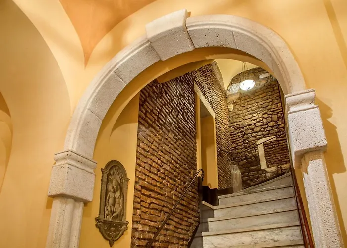 鲜花广场精品酒店 酒店 3*